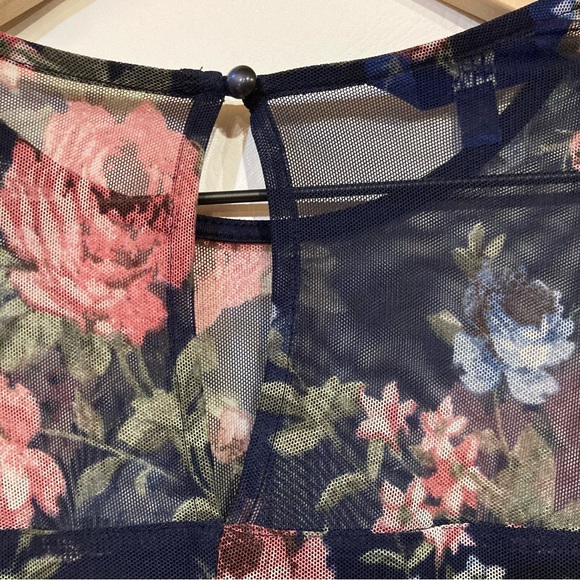Apt. 9 Dark Blue Multi Floral Roses Sleeveless Tunic Top Women’s Sz M - Picture 3 of 7